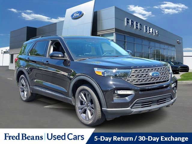 Certified 2022 Ford Explorer XLT w/ Equipment Group 202A AWD/4WD image 1