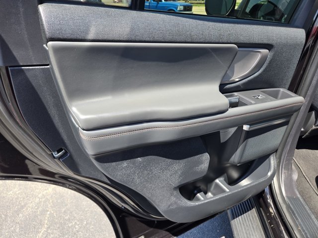 Certified 2025 Ford Expedition Active AWD/4WD image 36