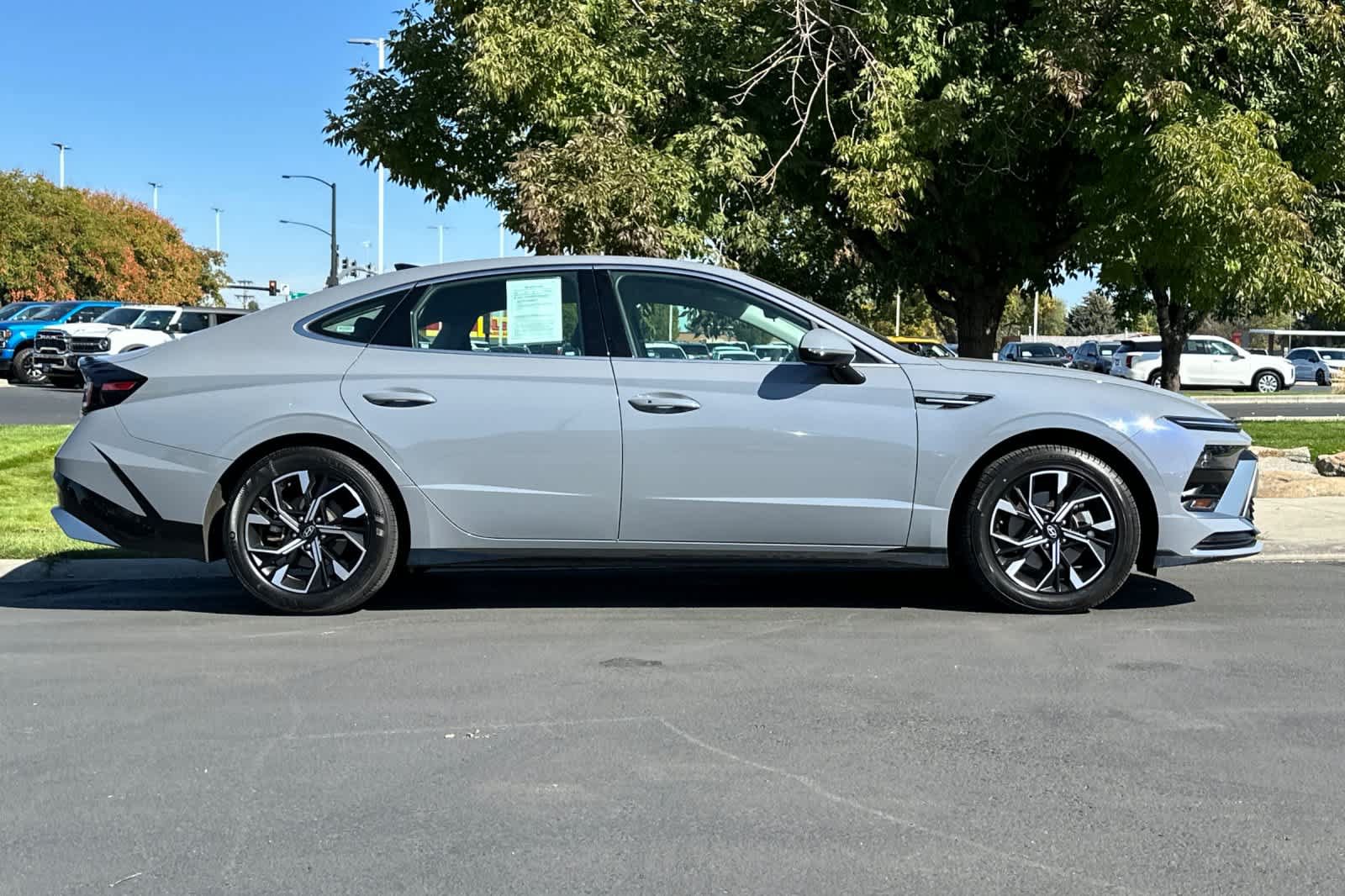 Used 2025 Hyundai Sonata SEL FWD image 8