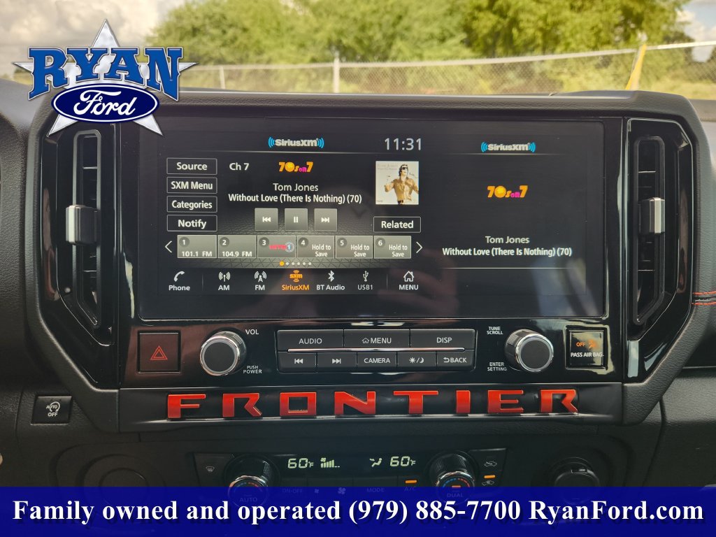 Used 2025 Nissan Frontier Pro-X RWD image 12