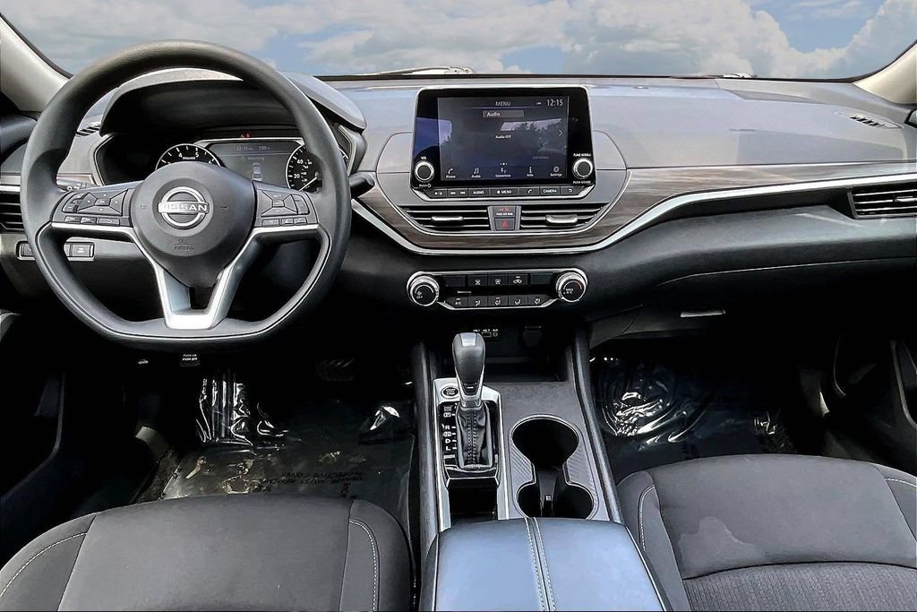 Used 2025 Nissan Altima 2.5 SV FWD image 9