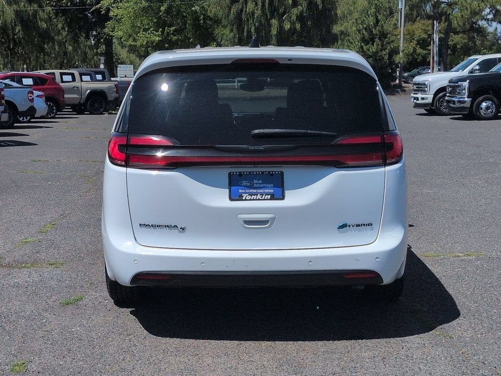 Used 2024 Chrysler Pacifica Limited FWD image 4