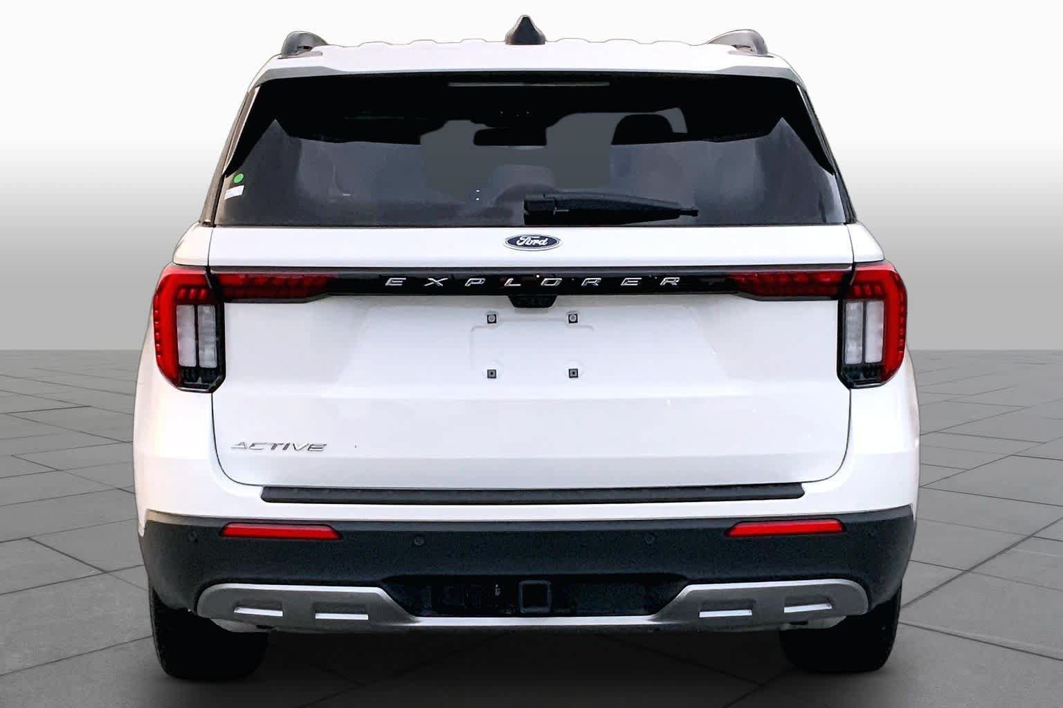 Certified 2025 Ford Explorer Active w/ Active Comfort Package RWD image 5