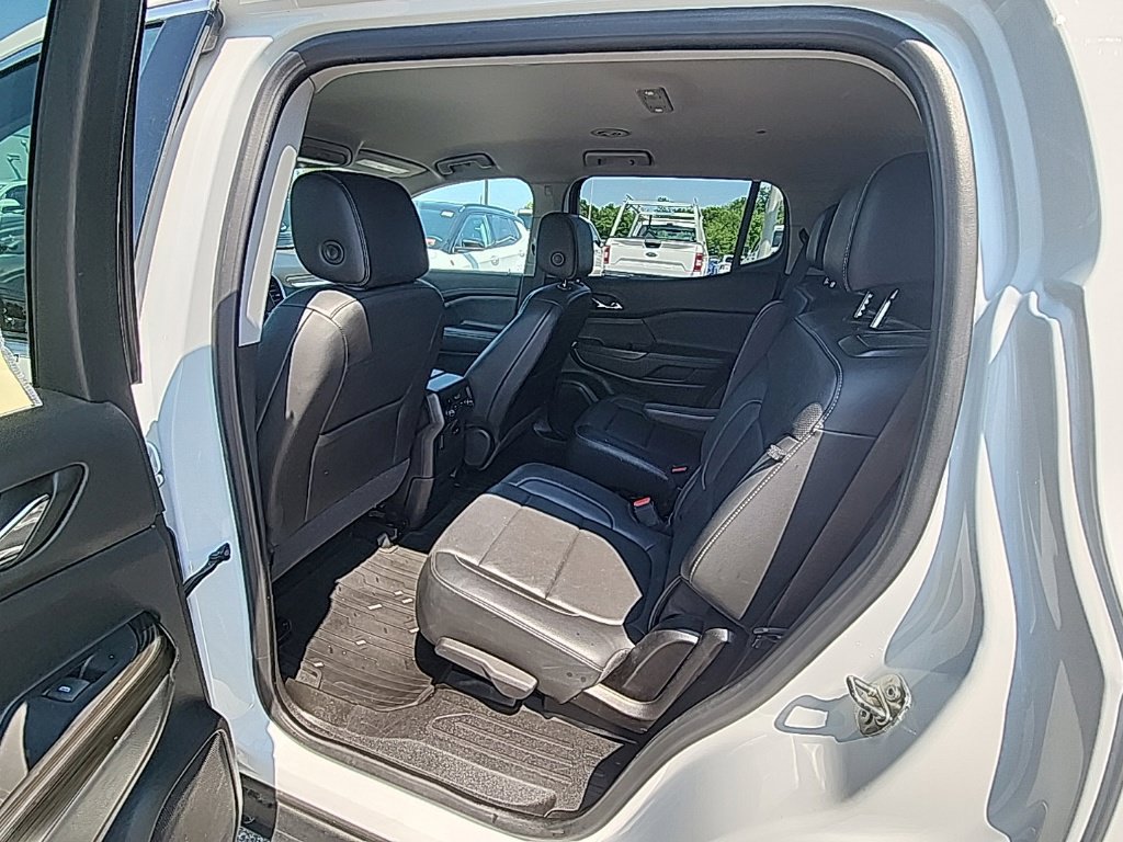 Used 2023 GMC Acadia SLT AWD/4WD image 10