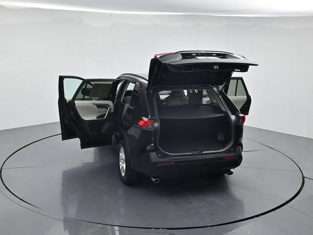 Used 2021 Toyota RAV4 XLE FWD image 45