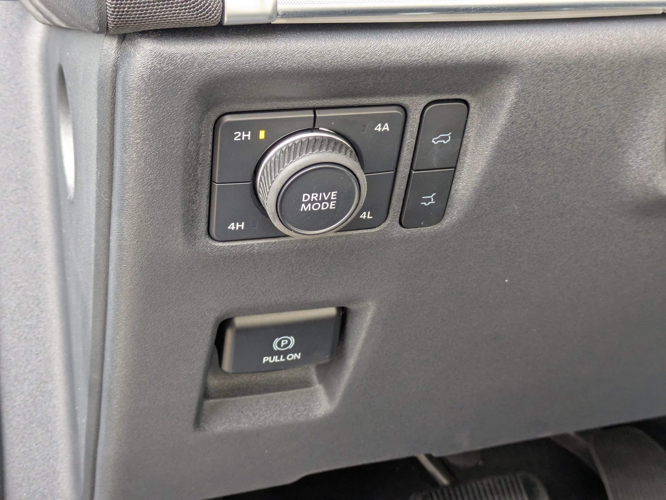 Certified 2025 Ford Expedition Platinum w/ Driver's Package image 16