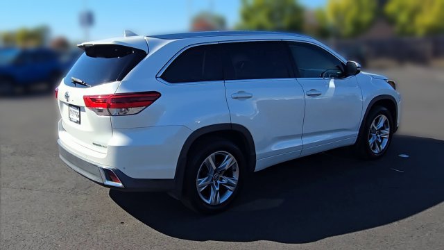 Used 2017 Toyota Highlander Limited AWD/4WD image 9
