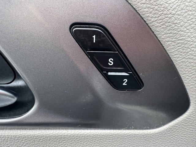 Used 2023 Chrysler Pacifica Touring-L image 27