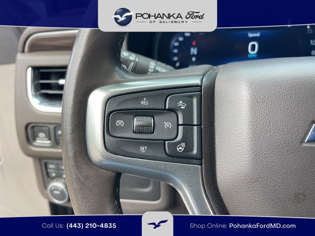 Used 2022 Chevrolet Suburban LT w/ Luxury Package image 17