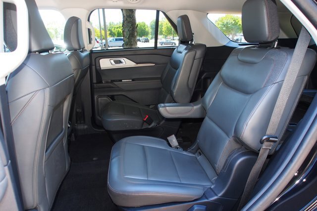Certified 2025 Ford Explorer Active w/ Active Comfort Package AWD/4WD image 19