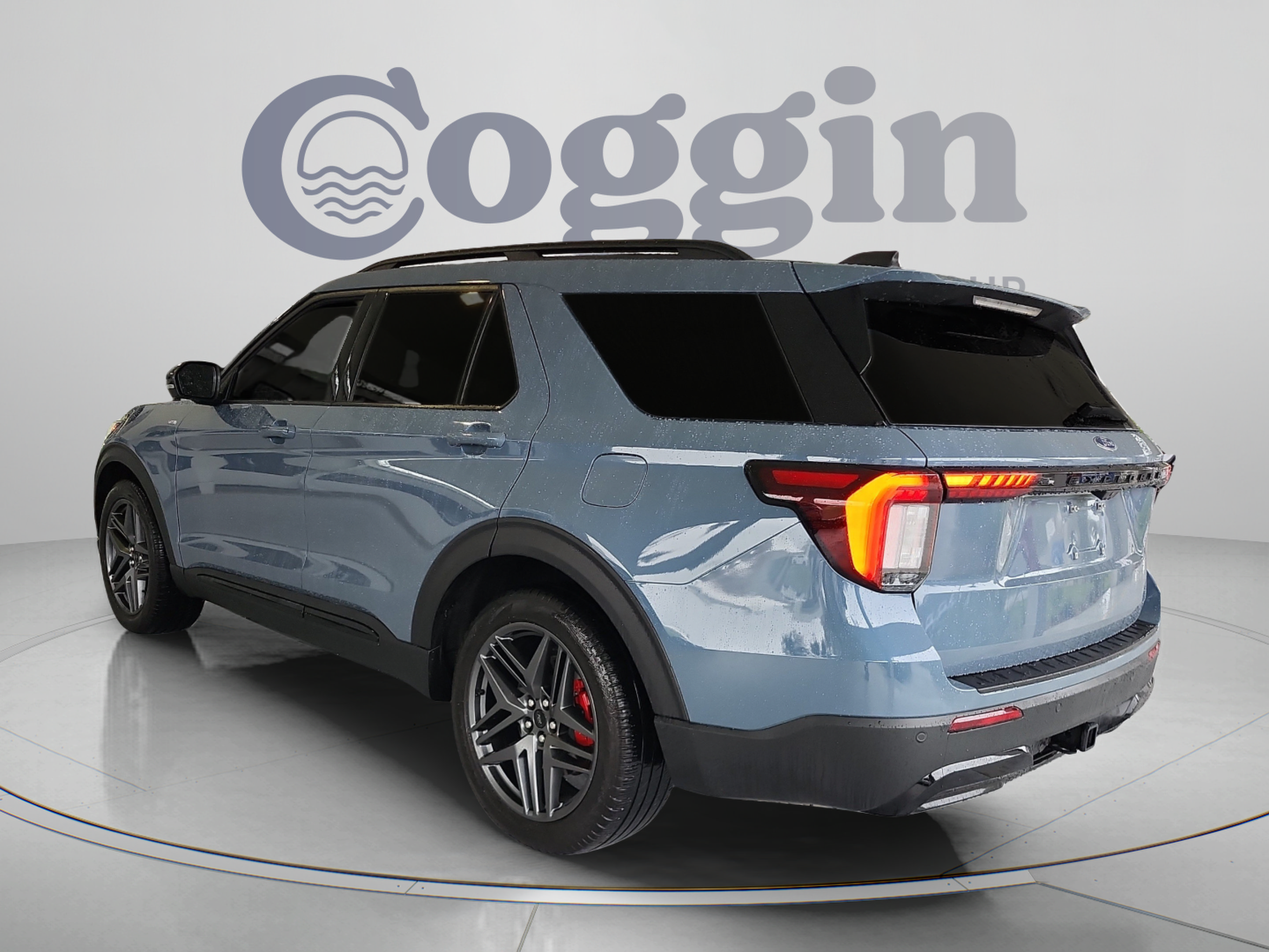 Certified 2025 Ford Explorer ST-Line w/ Premium Package RWD image 3