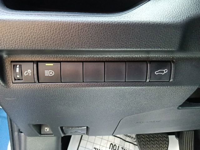 Used 2023 Toyota RAV4 XSE AWD/4WD image 17