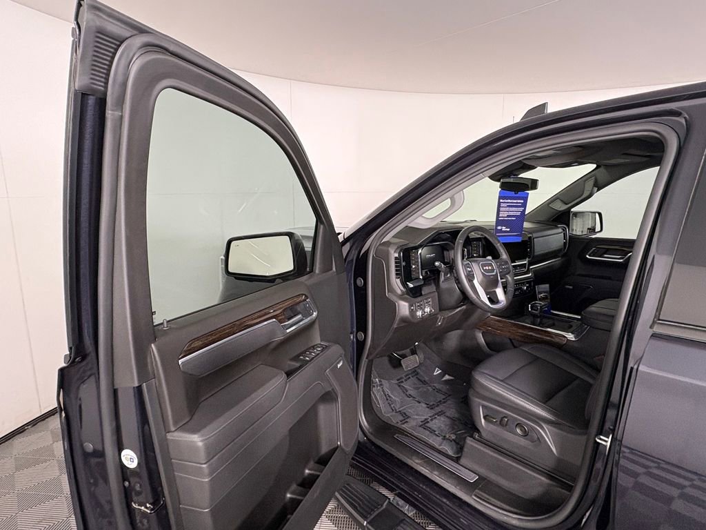 Used 2026 GMC Sierra 1500 Elevation w/ Elevation Premium Package AWD/4WD image 11