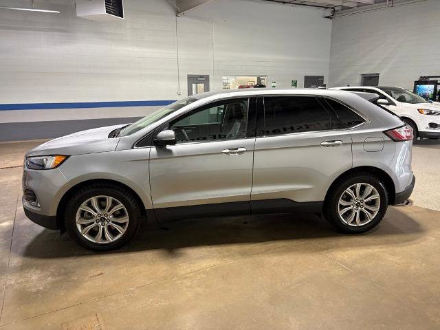 Certified 2024 Ford Edge Titanium AWD/4WD image 3