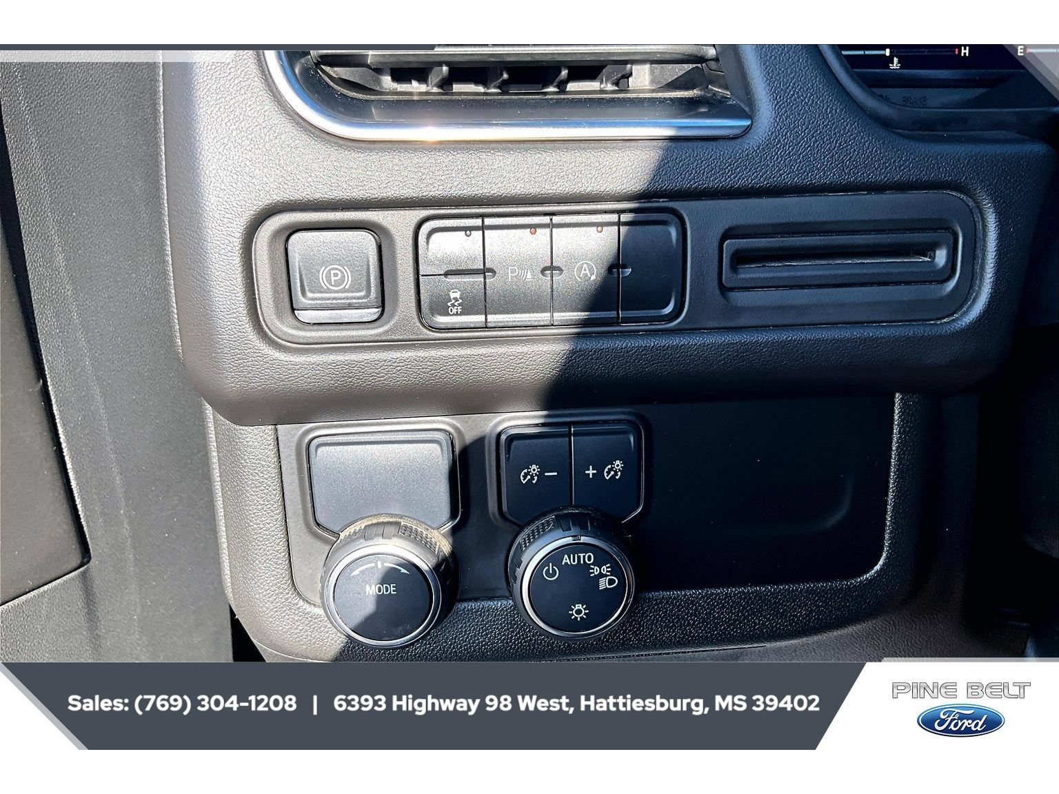 Used 2024 Chevrolet Tahoe LT RWD image 23