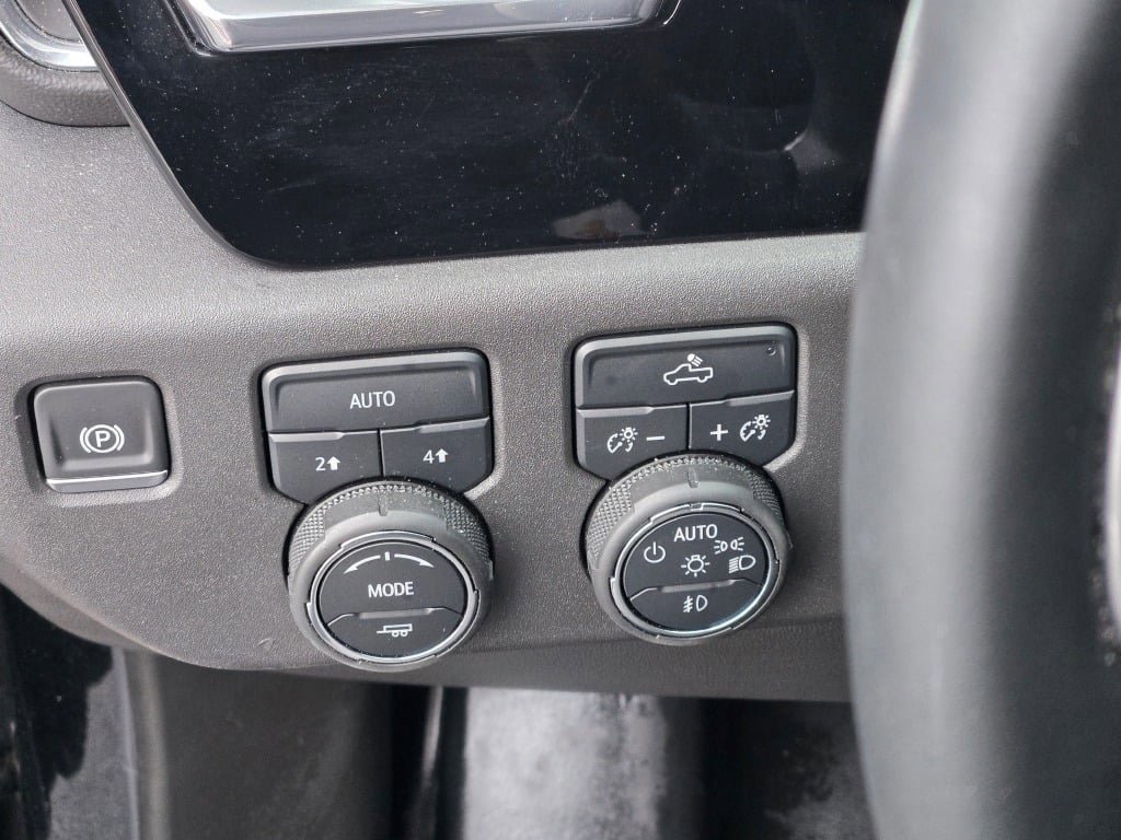 Used 2024 Chevrolet Silverado 1500 RST image 26