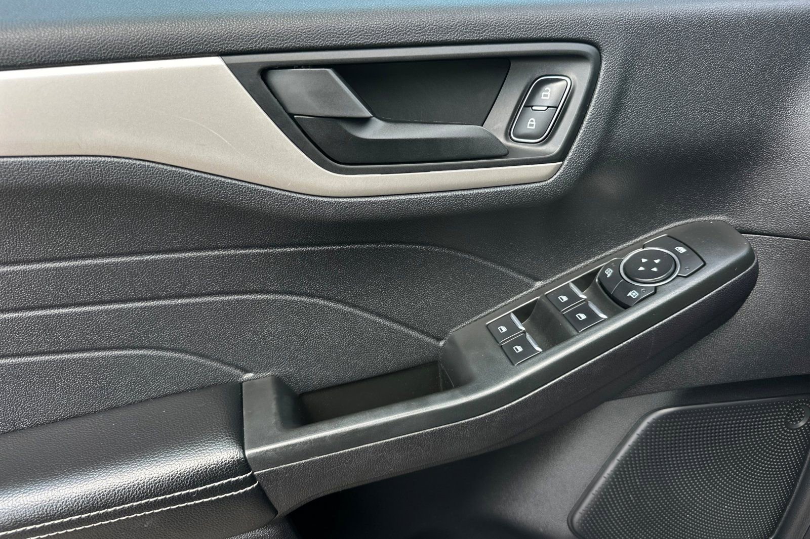 Certified 2022 Ford Escape SE FWD image 10