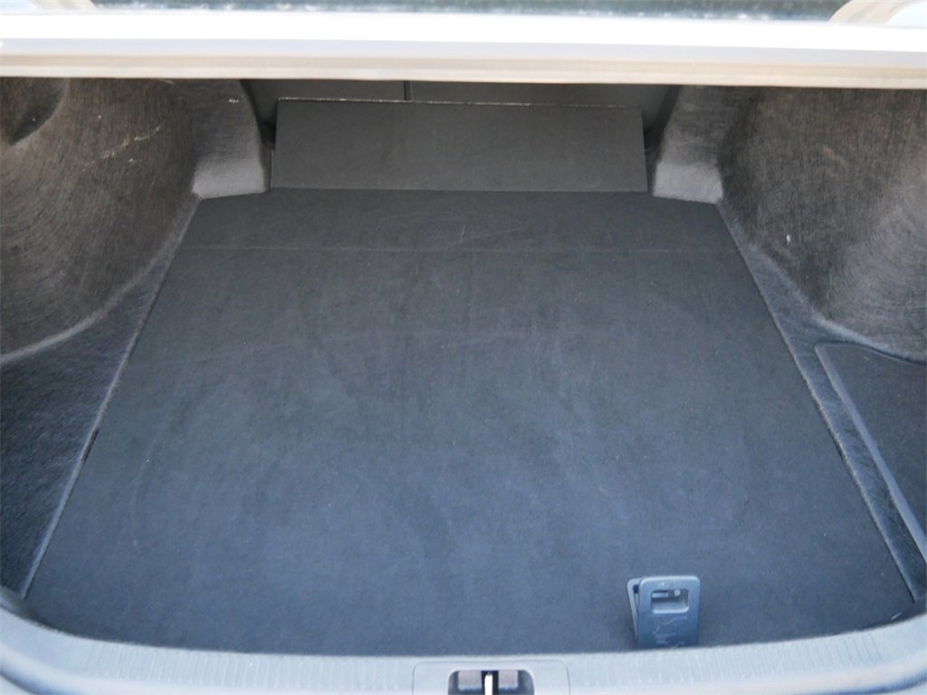 Used 2025 Toyota Camry SE image 10