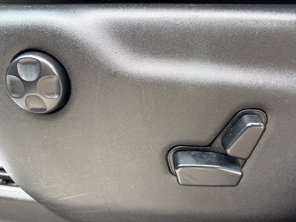 Used 2019 Jeep Grand Cherokee Altitude AWD/4WD image 27