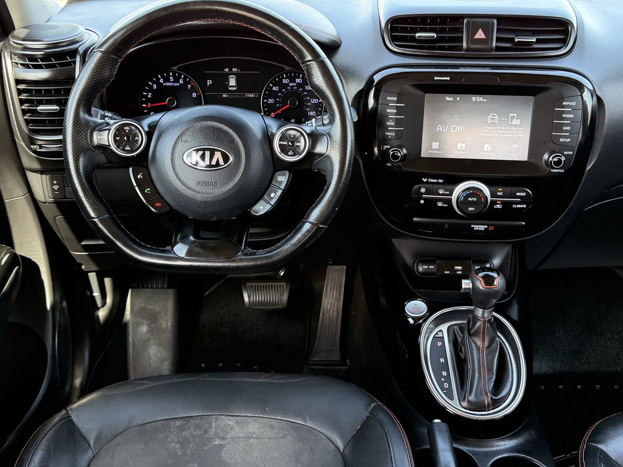 Used 2018 Kia Soul ! FWD image 9