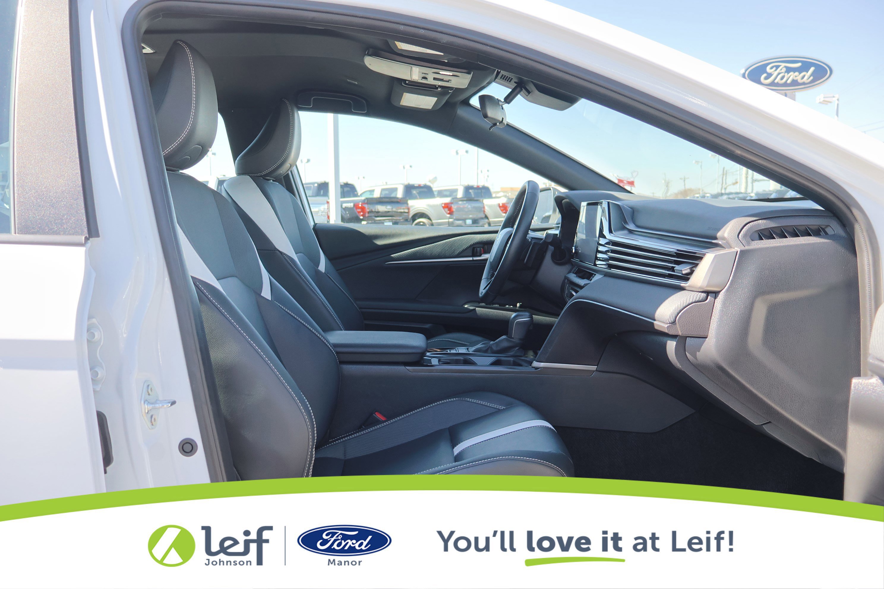 Used 2025 Toyota Camry SE image 34