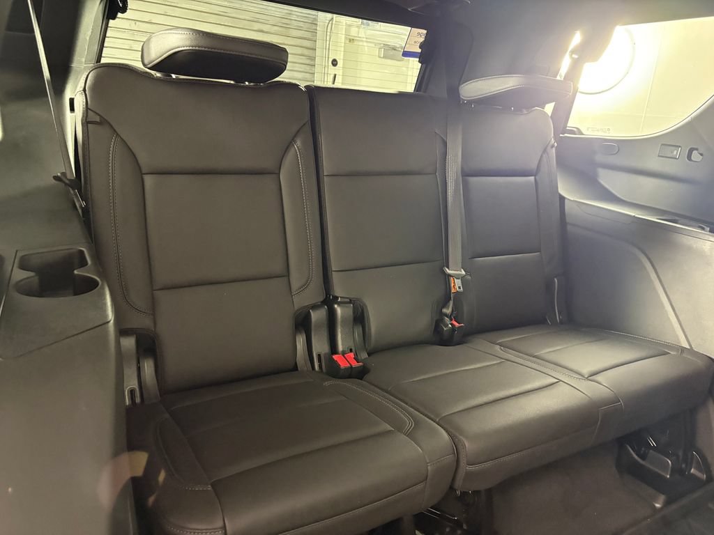 Used 2023 Chevrolet Tahoe Z71 w/ Luxury Package AWD/4WD image 37