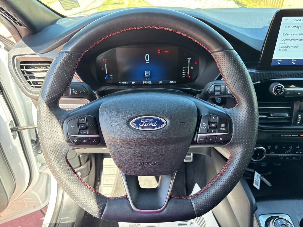 Certified 2023 Ford Escape ST-Line AWD/4WD image 17