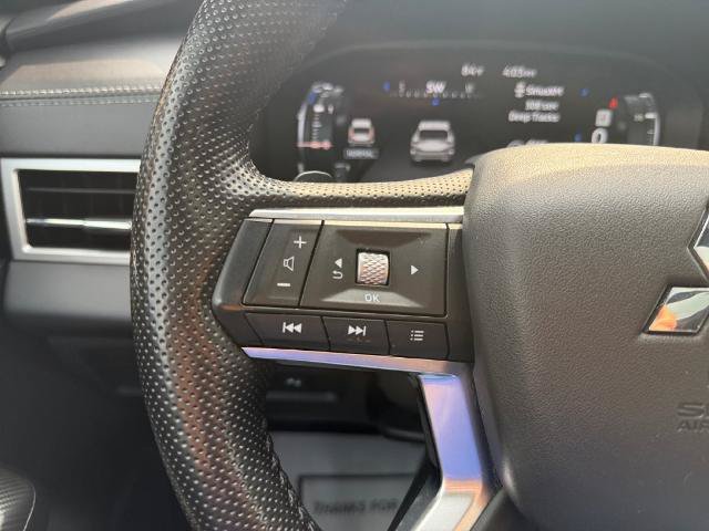 Used 2025 Mitsubishi Outlander 4WD Plug-In Hybrid image 38