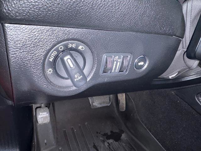 Used 2019 Dodge Challenger SXT w/ Driver Convenience Group image 13