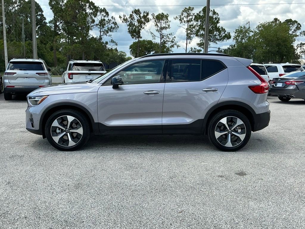 Used 2026 Volvo XC40 B5 Plus AWD/4WD image 3