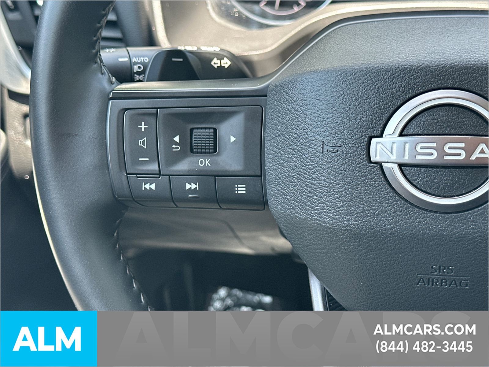 Used 2025 Nissan Rogue SV FWD image 29