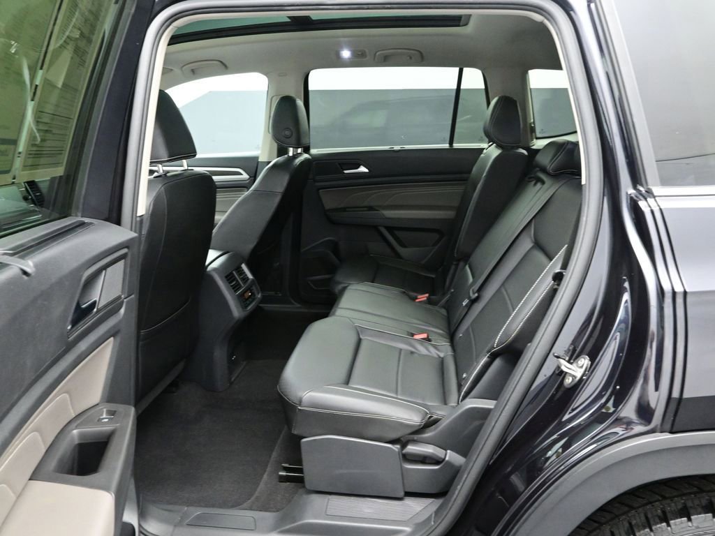 Used 2023 Volkswagen Atlas SE w/ Panoramic Sunroof Package FWD image 15