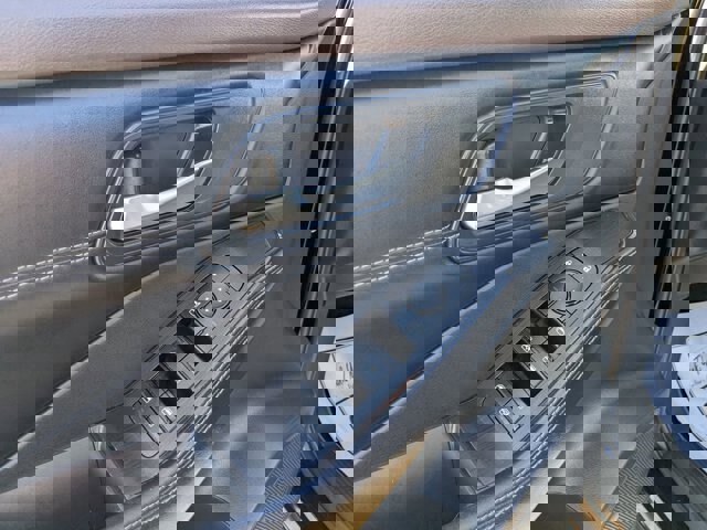 Used 2023 Nissan Rogue SV w/ SV Premium Package image 13