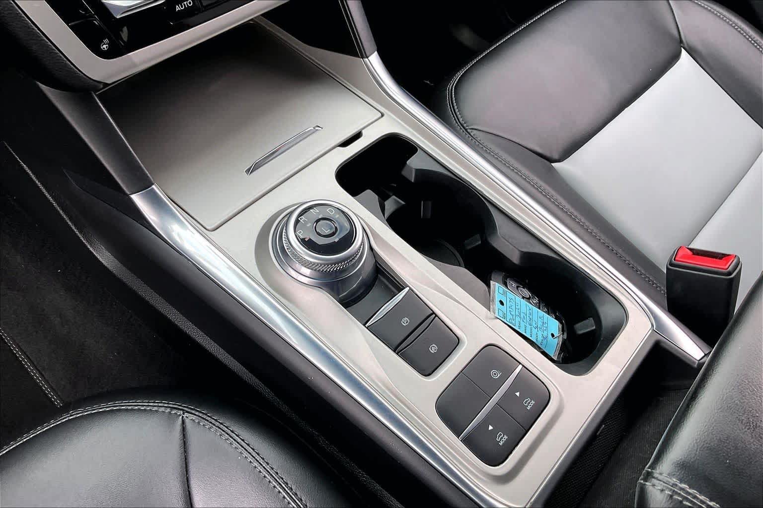 Certified 2023 Ford Explorer XLT RWD image 15