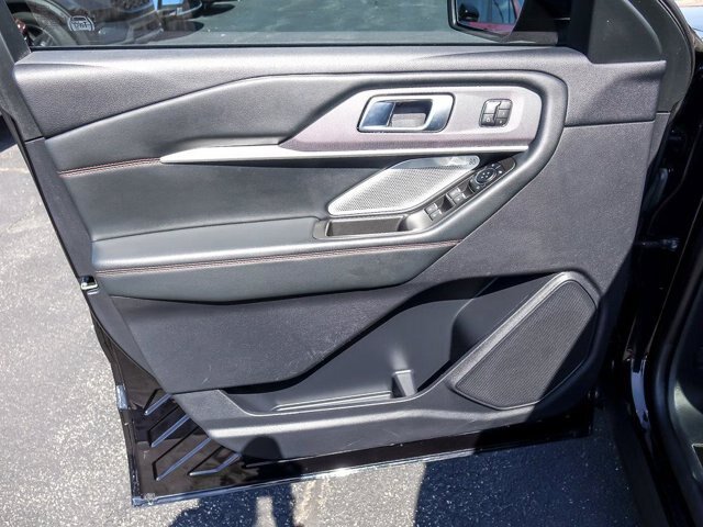 Certified 2025 Ford Explorer ST AWD/4WD image 27
