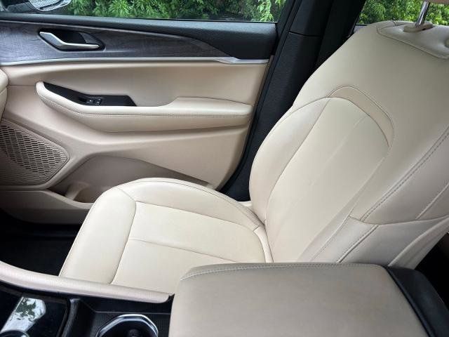 Used 2024 Jeep Grand Cherokee L Limited AWD/4WD image 8