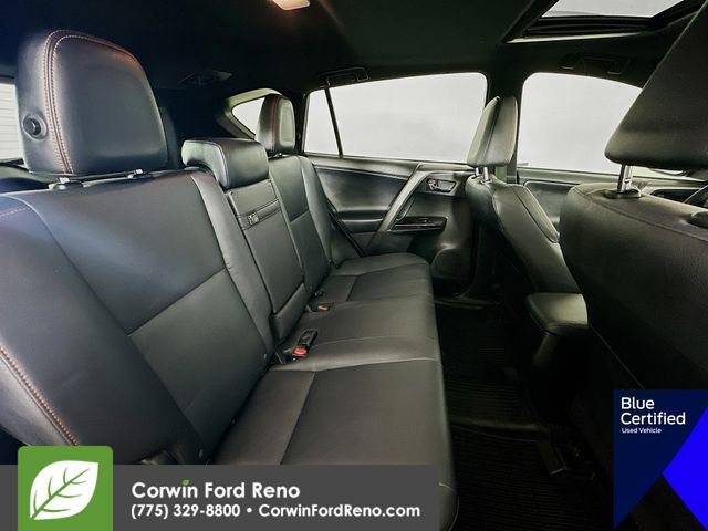 Used 2018 Toyota RAV4 SE image 29