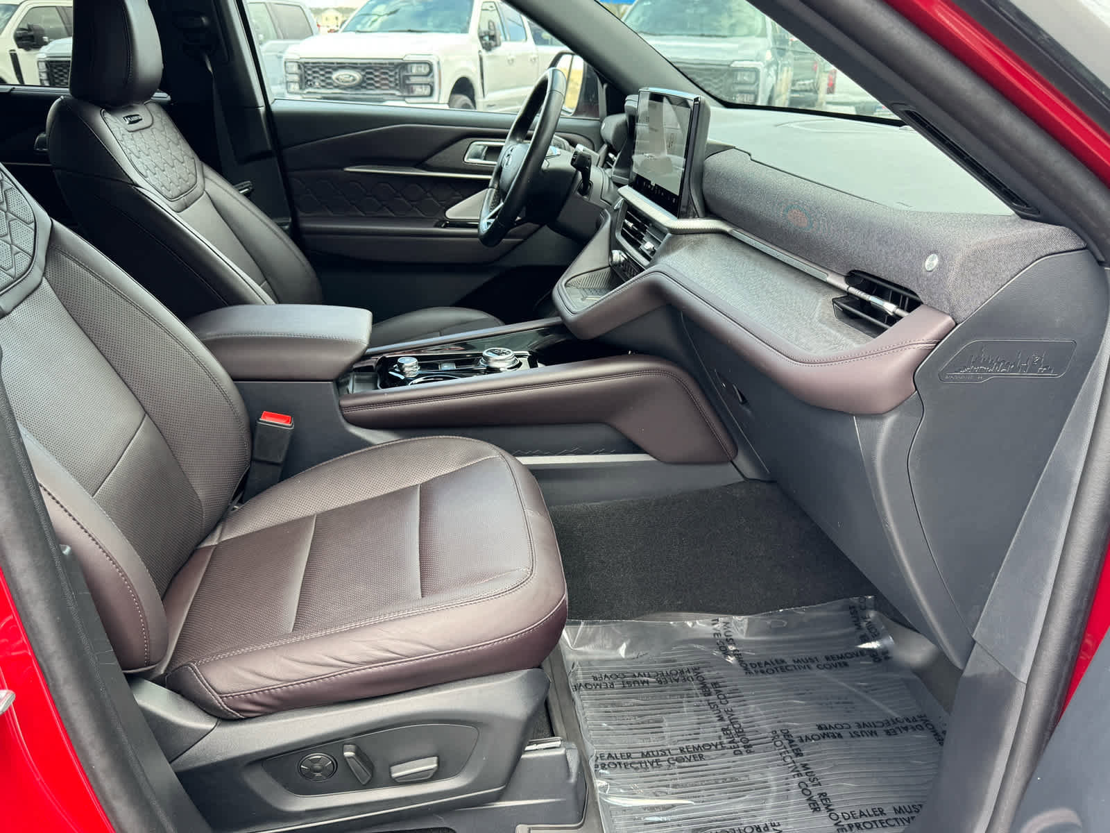 Certified 2025 Ford Explorer Platinum w/ Ultimate Package AWD/4WD image 15