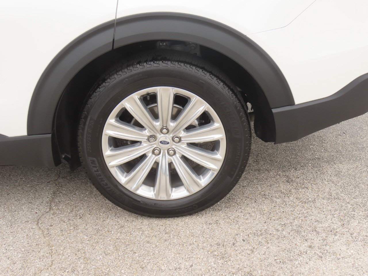 Certified 2024 Ford Explorer Limited w/ Limited Technology Package RWD image 18