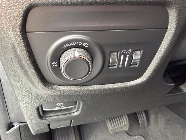 Used 2021 Jeep Grand Cherokee L Laredo AWD/4WD image 8