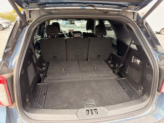 Certified 2020 Ford Explorer ST w/ Premium Technology Package image 11