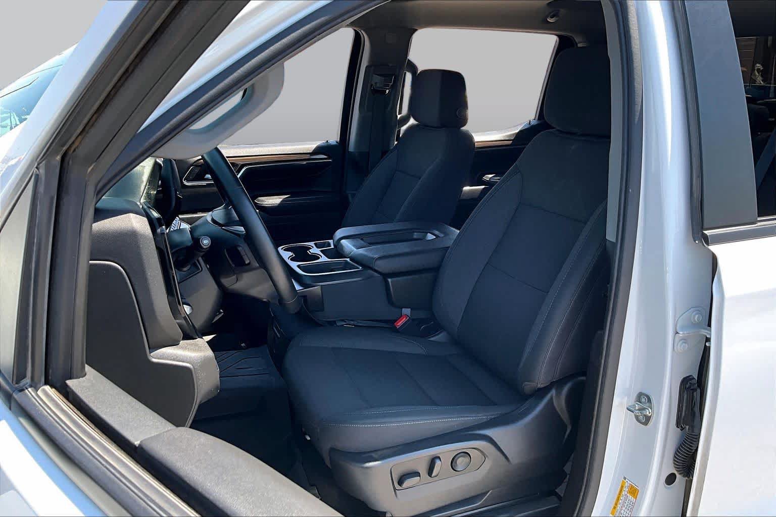 Used 2023 Chevrolet Silverado 1500 LT w/ Protection Package RWD image 8