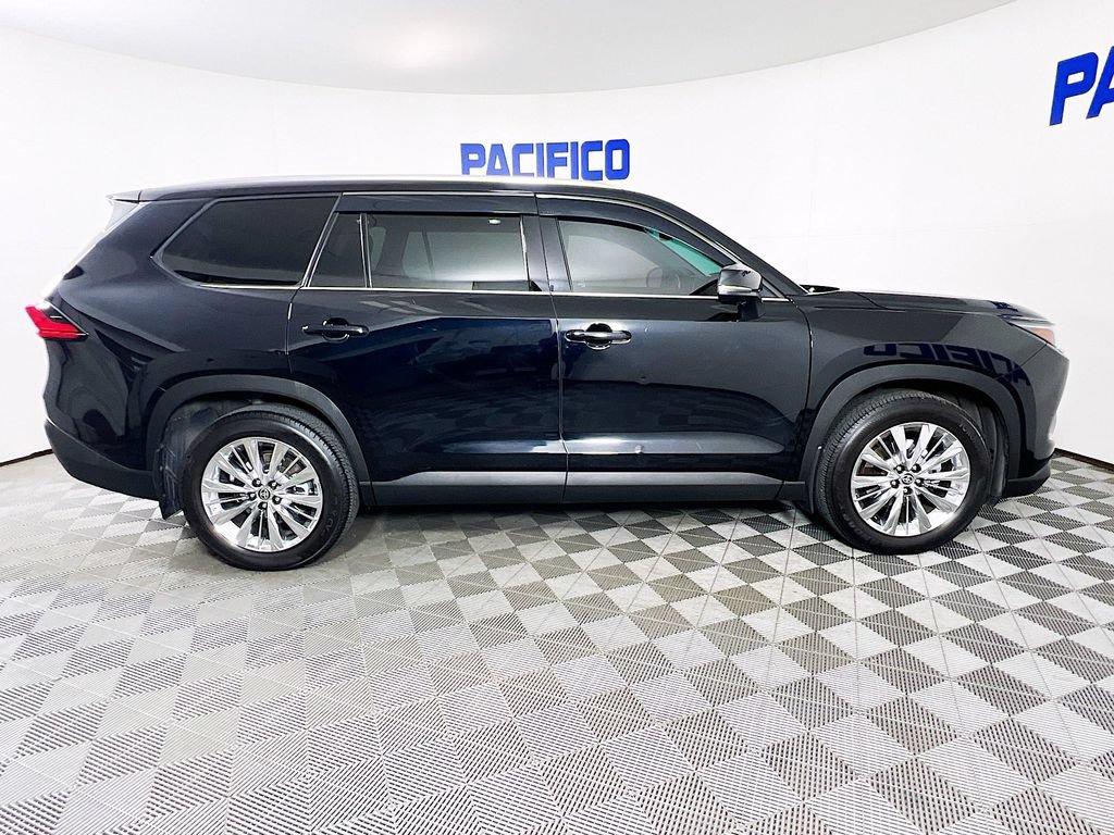 Used 2024 Toyota Grand Highlander AWD image 10