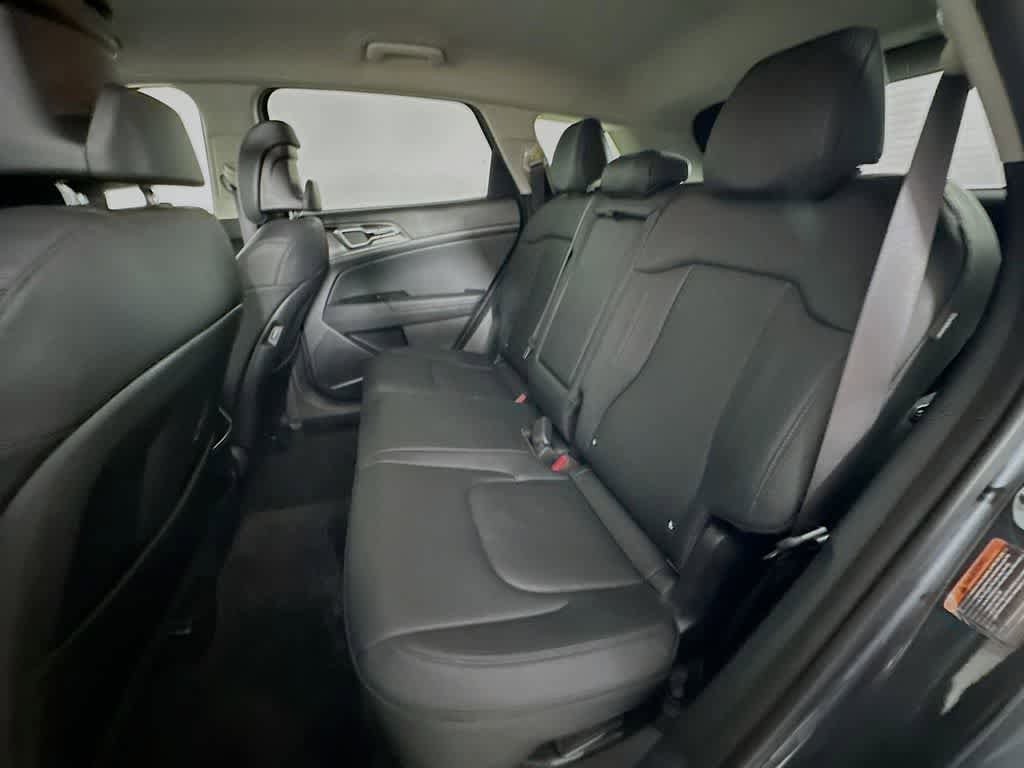 Used 2025 Kia Sportage EX AWD/4WD image 14