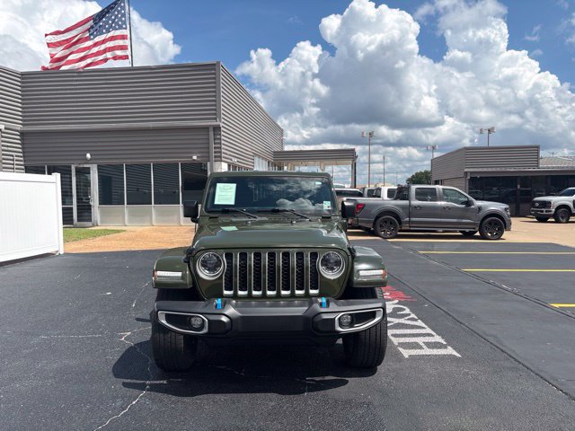 Used 2023 Jeep Wrangler Unlimited Sahara w/ Cold Weather Group AWD/4WD image 12