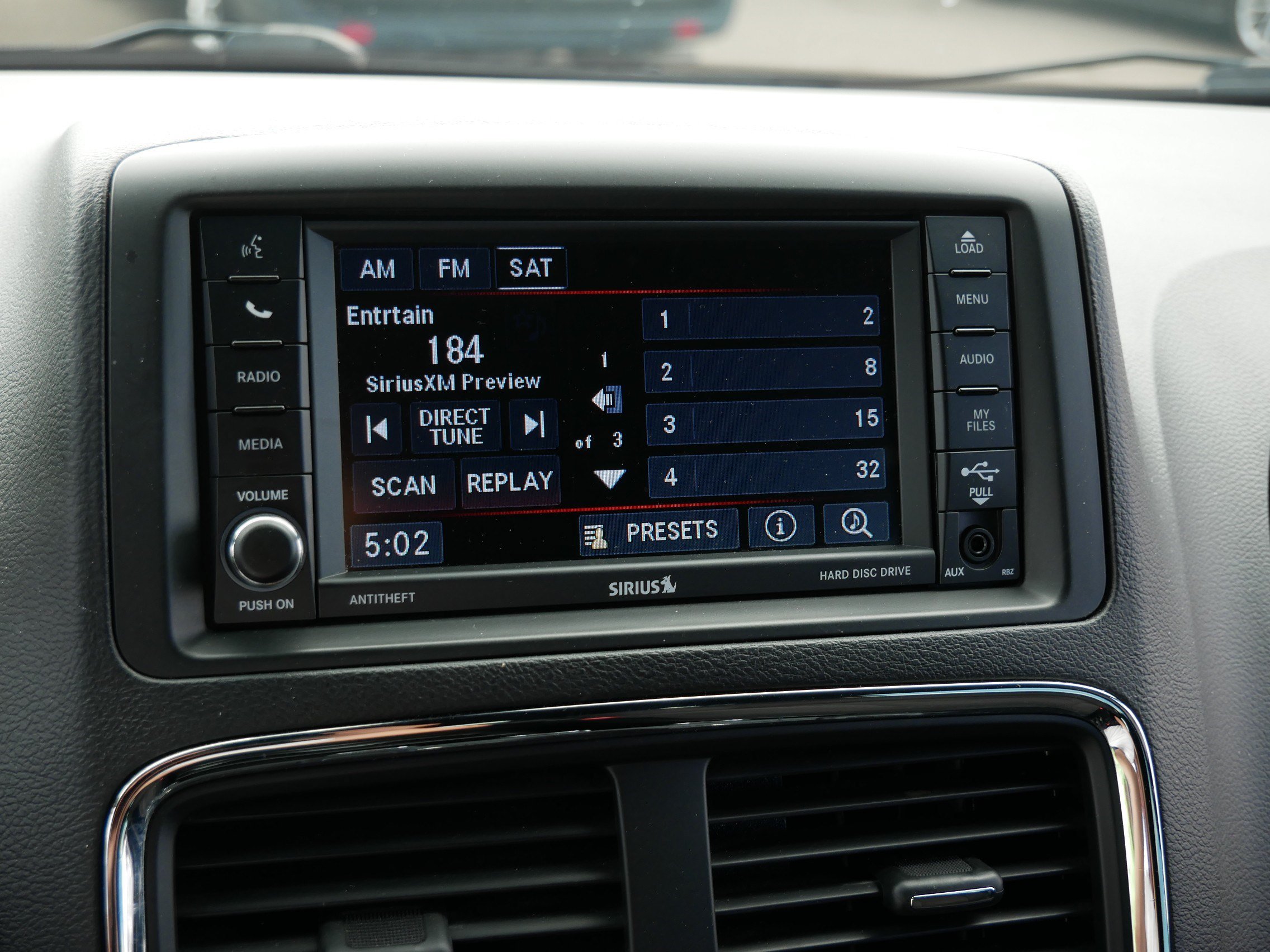 Used 2018 Dodge Grand Caravan SE FWD image 22
