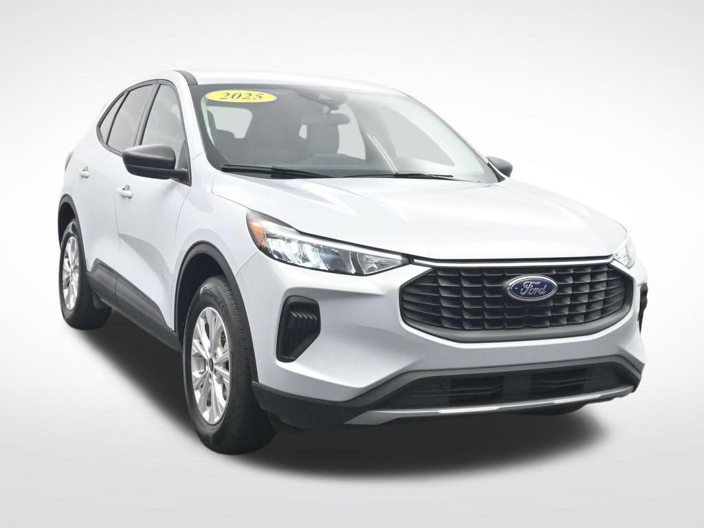 Certified 2025 Ford Escape Active w/ Cold Weather Package AWD/4WD image 3