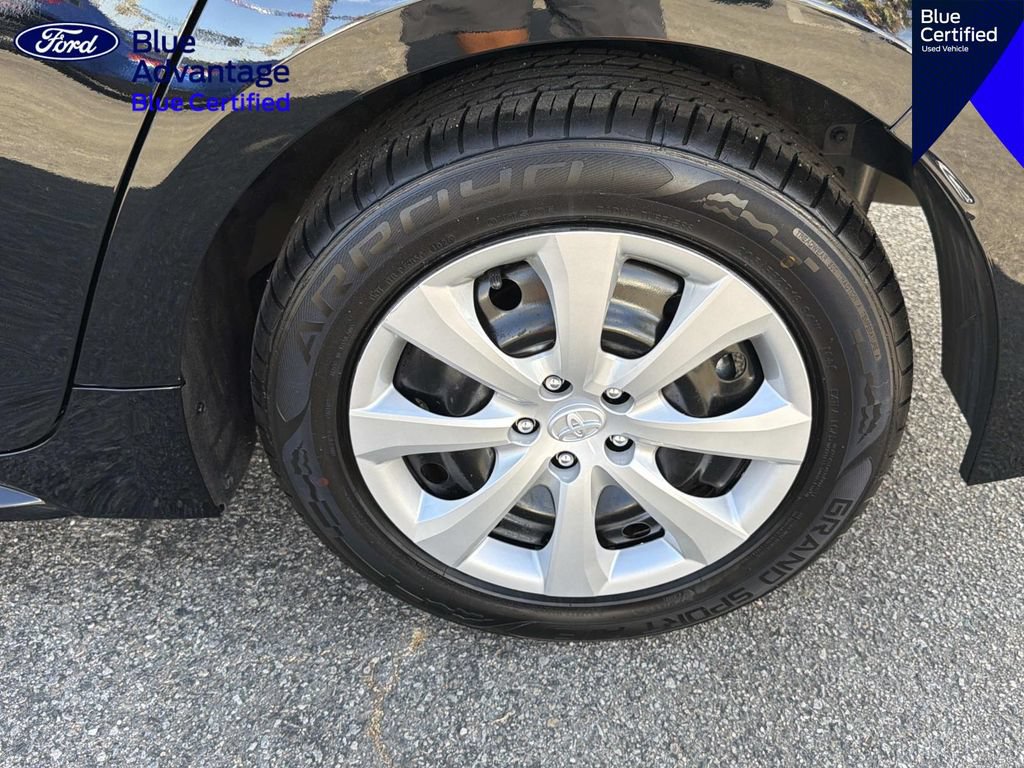 Used 2025 Toyota Corolla LE FWD image 7