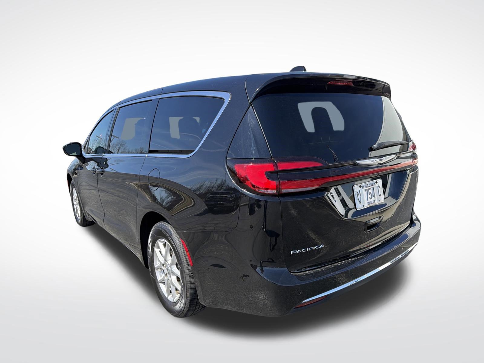 Used 2025 Chrysler Pacifica Select image 7