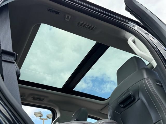 Certified 2025 Ford Expedition Active AWD/4WD image 7